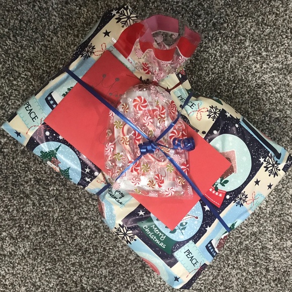 "Like" this to bookmark my closet 😊 - Picture 2 of 2